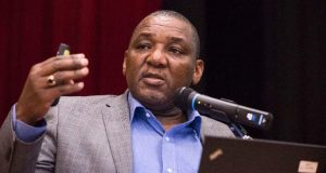 Dr Koku Awoonor