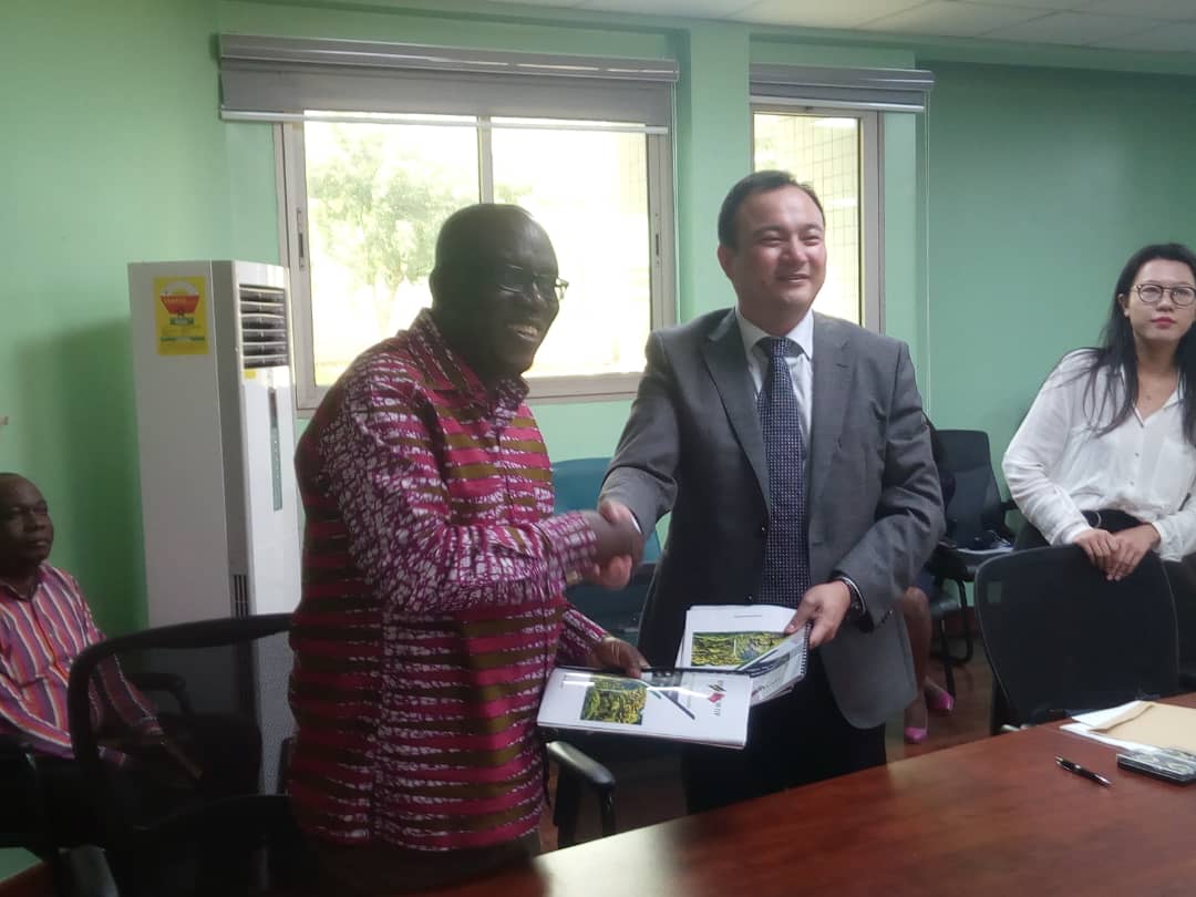 Mr kwadwo Owusu Afriyie(left) and Mr Liu Zhirong(right)